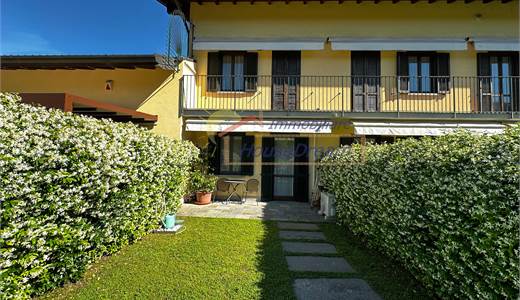 Appartamento con giardino a Travedona Monate